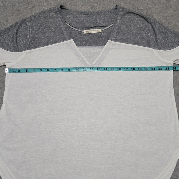 WE THE FREE Oversized Raglan Sleeve Tee V-Neck Gray White Size Extra Small - Picture 8 of 10